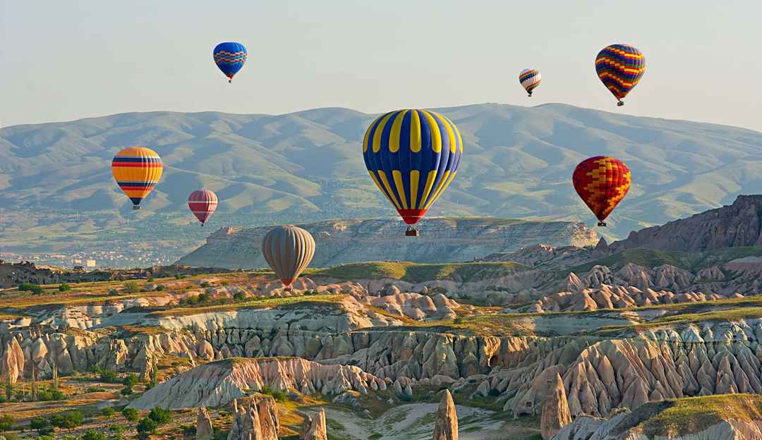 Kapadokya'da Büyüleyici Manzaralarla Balon Turu